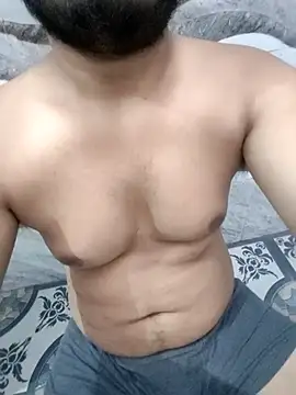 Snapshot of horniestboi chatting on 11.03.25 horniestboi online show from 11.03.25