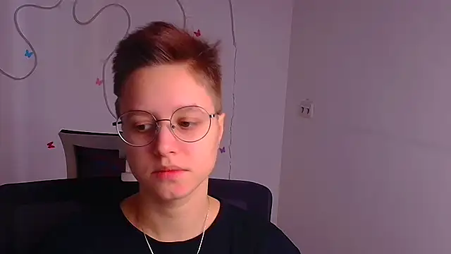 Bella Swannn online show from 03.07.25