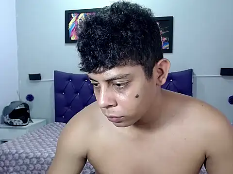 Alejandroo 22 online show from 09.26.25