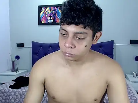 Alejandroo 22 online show from 10.03.25