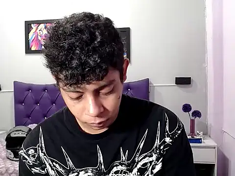 Alejandroo 22 online show from 10.17.25