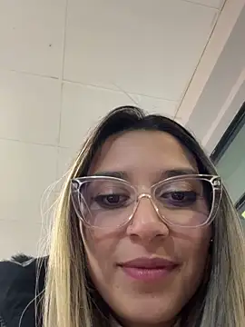 Isabella Varella online show from 09.13.25