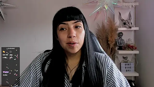 Snapshot of Saraa_Desiree chatting on 03.08.25 Saraa Desiree online show from 03.08.25