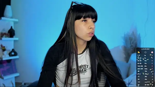 Saraa Desiree online show from 12.17.25