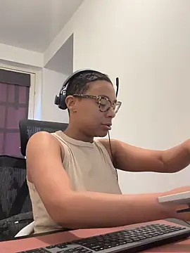 Melia Rayne online show from 04.24.26