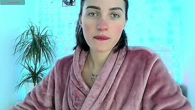 neferutt online show from 11.22.25