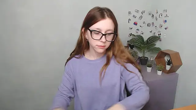 Snapshot of _MiraGold_ chatting on 11.11.25 MiraGold online show from 11.11.25