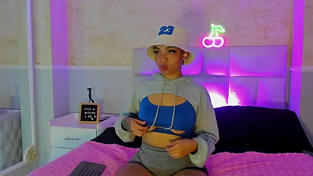 SarahLynn7 online show from 03.14.25