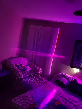 Snapshot of BADCOMPANY123 chatting on 09.29.25 BADCOMPANY123 online show from 09.29.25