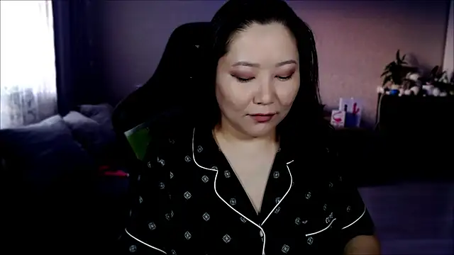 Snapshot of LisaAsianFlower chatting on 03.17.25 LisaAsianFlower online show from 03.17.25