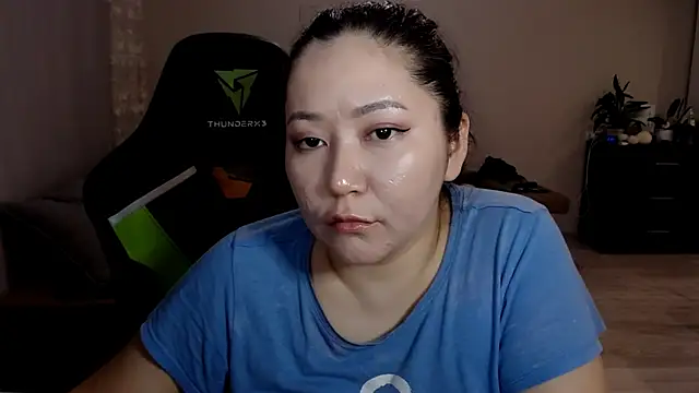 Snapshot of LisaAsianFlower chatting on 03.20.25 LisaAsianFlower online show from 03.20.25