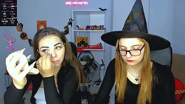 kiki swan online show from 10.31.25