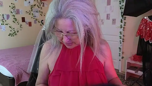 Wane Witch online show from 04.17.26