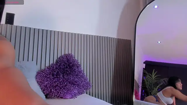 Snapshot of adalinarusell_ chatting on 04.16.26 adalinarusell online show from 04.16.26