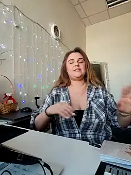 Snapshot of Juicy_PeachLux chatting on 04.29.26 Juicy PeachLux online show from 04.29.26