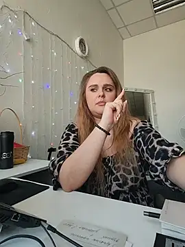 Snapshot of Juicy_PeachLux chatting on 05.16.26 Juicy PeachLux online show from 05.16.26