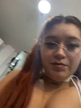Snapshot of Karina_Leon chatting on 06.03.26 Karina Leon online show from 06.03.26