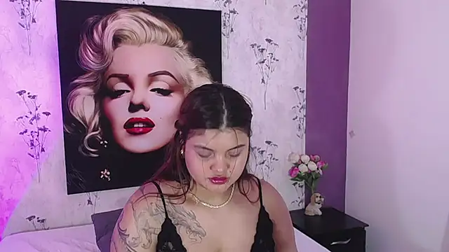 Snapshot of Scarlett__Johanson chatting on 03.08.25 Scarlett Johanson online show from 03.08.25