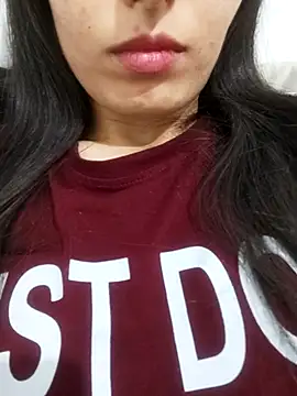 saraaxx1 online show from 11.24.25