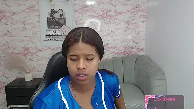Snapshot of abby1_t_ chatting on 09.27.25 abby1 t online show from 09.27.25