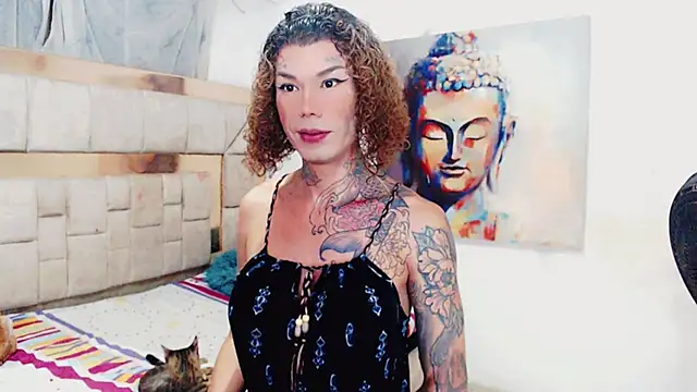 Snapshot of ana_tsxxx chatting on 10.28.25 ana tsxxx online show from 10.28.25