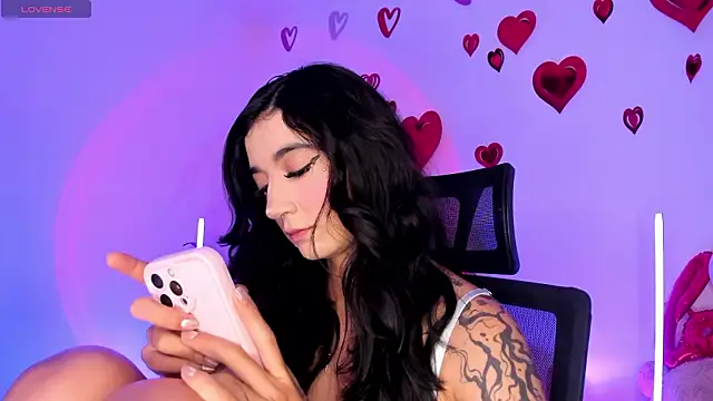 Snapshot of Hi_Soyfer chatting on 02.14.26 Hi Soyfer online show from 02.14.26