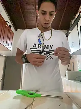 Snapshot of Monkey_uchiha777 chatting on 03.15.25 Monkey uchiha777 online show from 03.15.25