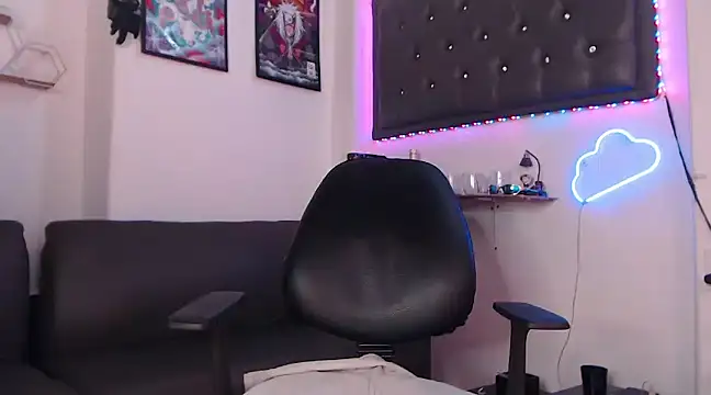 Snapshot of Monkey_uchiha777 chatting on 03.17.25 Monkey uchiha777 online show from 03.17.25