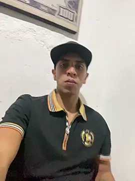 Snapshot of Monkey_uchiha777 chatting on 03.21.25 Monkey uchiha777 online show from 03.21.25