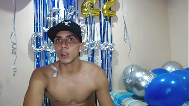 Snapshot of Monkey_uchiha777 chatting on 09.13.25 Monkey uchiha777 online show from 09.13.25