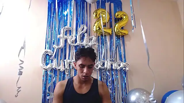 Snapshot of Monkey_uchiha777 chatting on 09.13.25 Monkey uchiha777 online show from 09.13.25