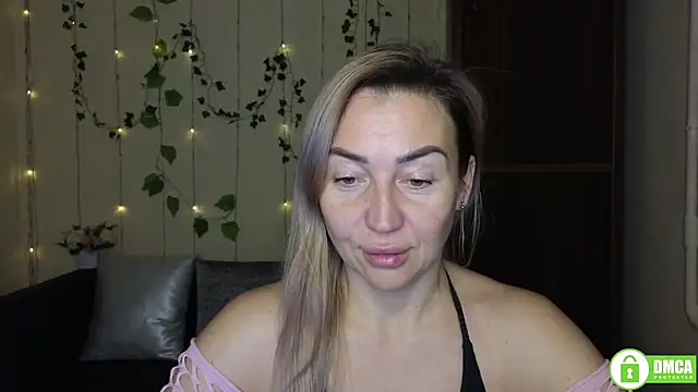 Kiss julli88I online show from 12.18.25