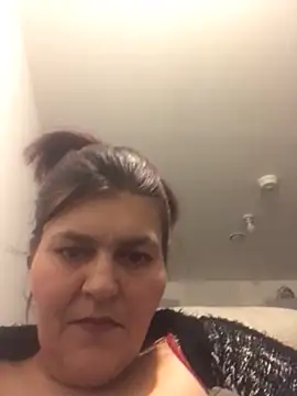 Curvy-Essex-Milf online show from 03.07.25