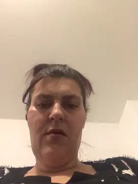 Curvy-Essex-Milf online show from 03.14.25