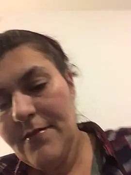 Curvy-Essex-Milf online show from 03.22.25