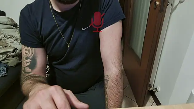 Snapshot of maialinofriuli chatting on 10.10.25 maialinofriuli online show from 10.10.25