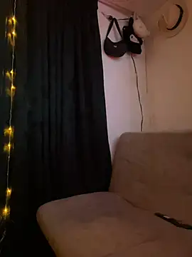 Mia cullen  online show from 03.19.25