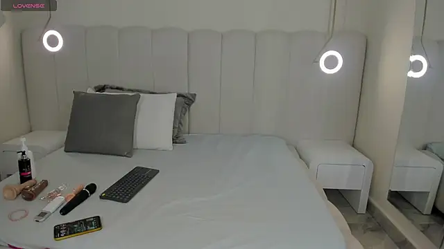 Snapshot of riri_candy chatting on 10.15.25 riri candy online show from 10.15.25