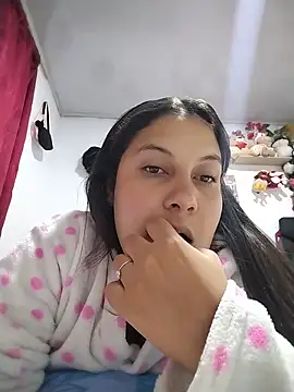 Snapshot of esmeralda_jadees chatting on 06.17.26 esmeralda jadees online show from 06.17.26