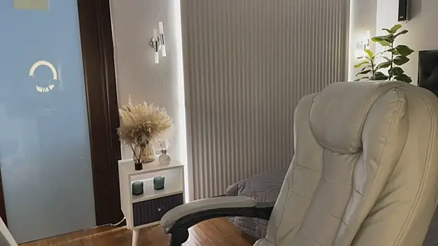 OhMyEmma online show from 04.04.26