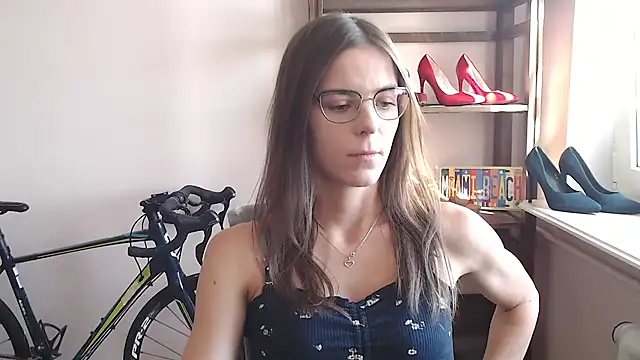 Snapshot of love_megi chatting on 04.21.26 love megi online show from 04.21.26