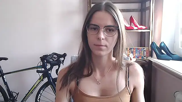 Snapshot of love_megi chatting on 04.23.26 love megi online show from 04.23.26
