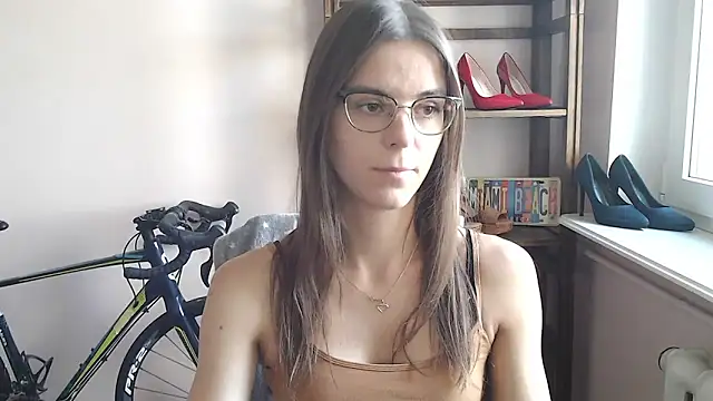 Snapshot of love_megi chatting on 05.09.26 love megi online show from 05.09.26