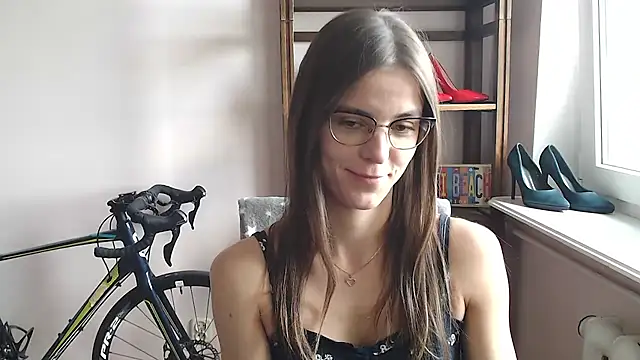 Snapshot of love_megi chatting on 05.19.26 love megi online show from 05.19.26