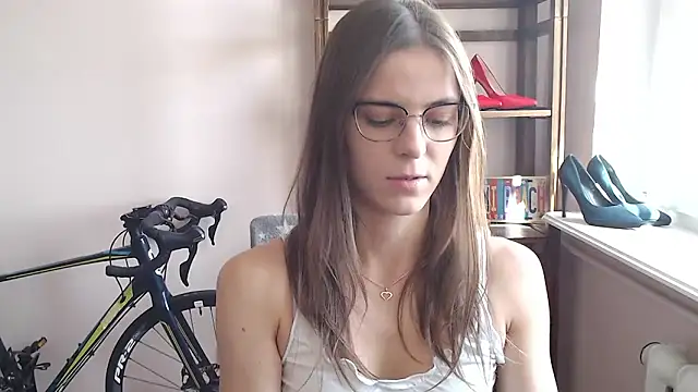 Snapshot of love_megi chatting on 05.26.26 love megi online show from 05.26.26