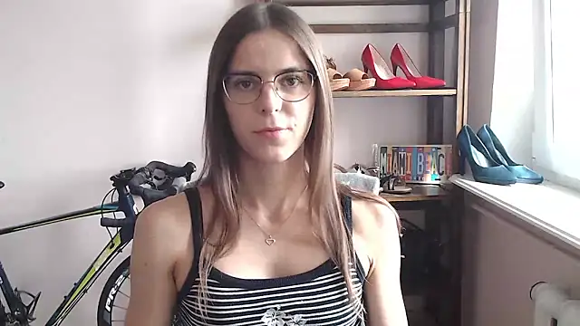 Snapshot of love_megi chatting on 06.04.26 love megi online show from 06.04.26