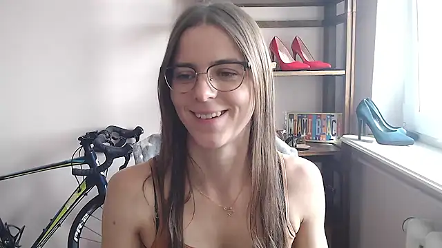 Snapshot of love_megi chatting on 06.16.26 love megi online show from 06.16.26
