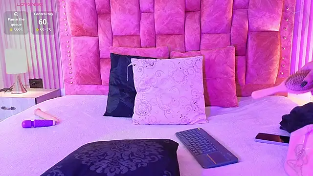 goldilockss15 online show from 10.06.25