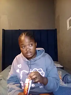 Snapshot of SexyShybarbie chatting on 11.19.25 SexyShybarbie online show from 11.19.25