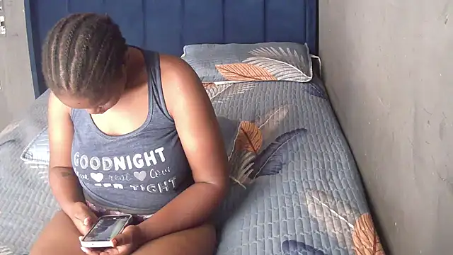 Snapshot of SexyShybarbie chatting on 11.24.25 SexyShybarbie online show from 11.24.25